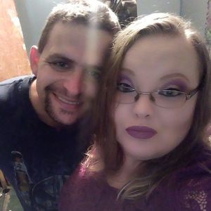 Meet your Posher, Lois